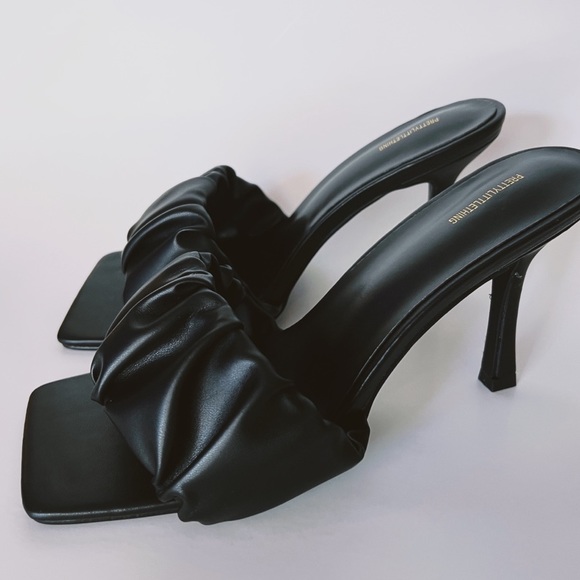 PrettyLittleThing Black Wide Fit Ruched Square Toe Heeled Mules Size US 8 - Picture 5 of 8